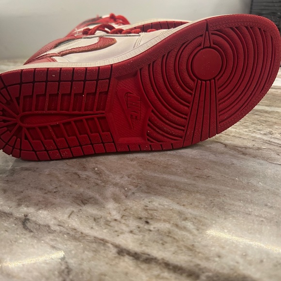 Air Jordan 1 Retro - Picture 4 of 7